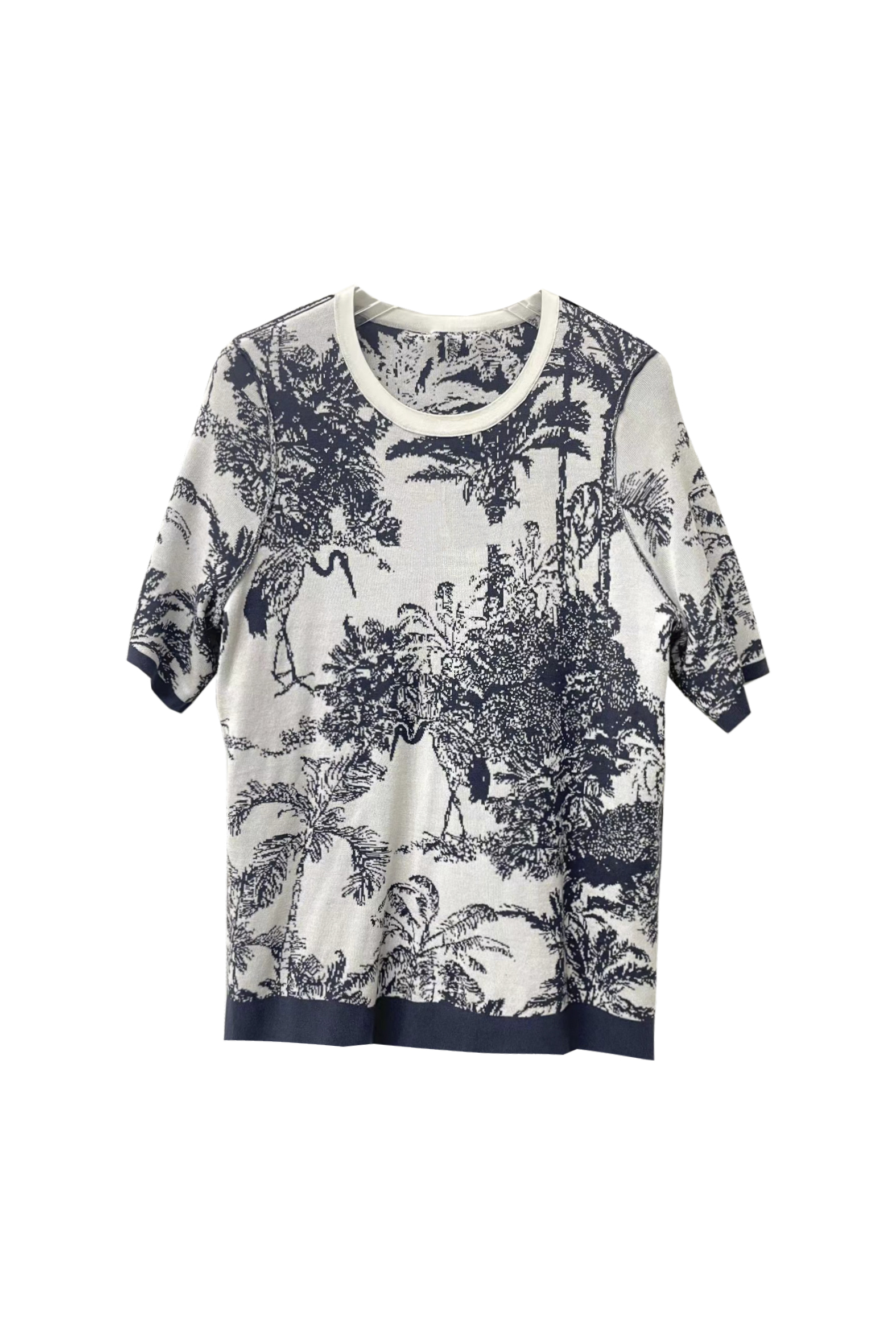 BE10293A1 滿版花logo上衣