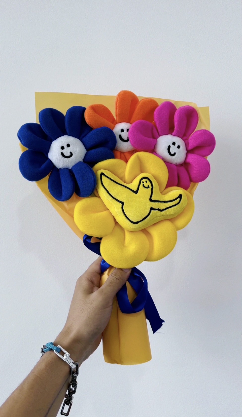 <快速出貨> What it isn’t 小飛人 造型娃娃花束💐