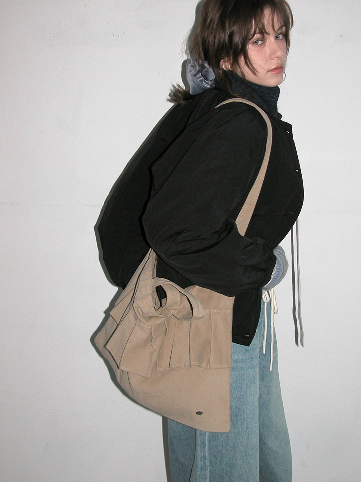 Voor Washing Cotton Ruffle Hand&Cross Bag