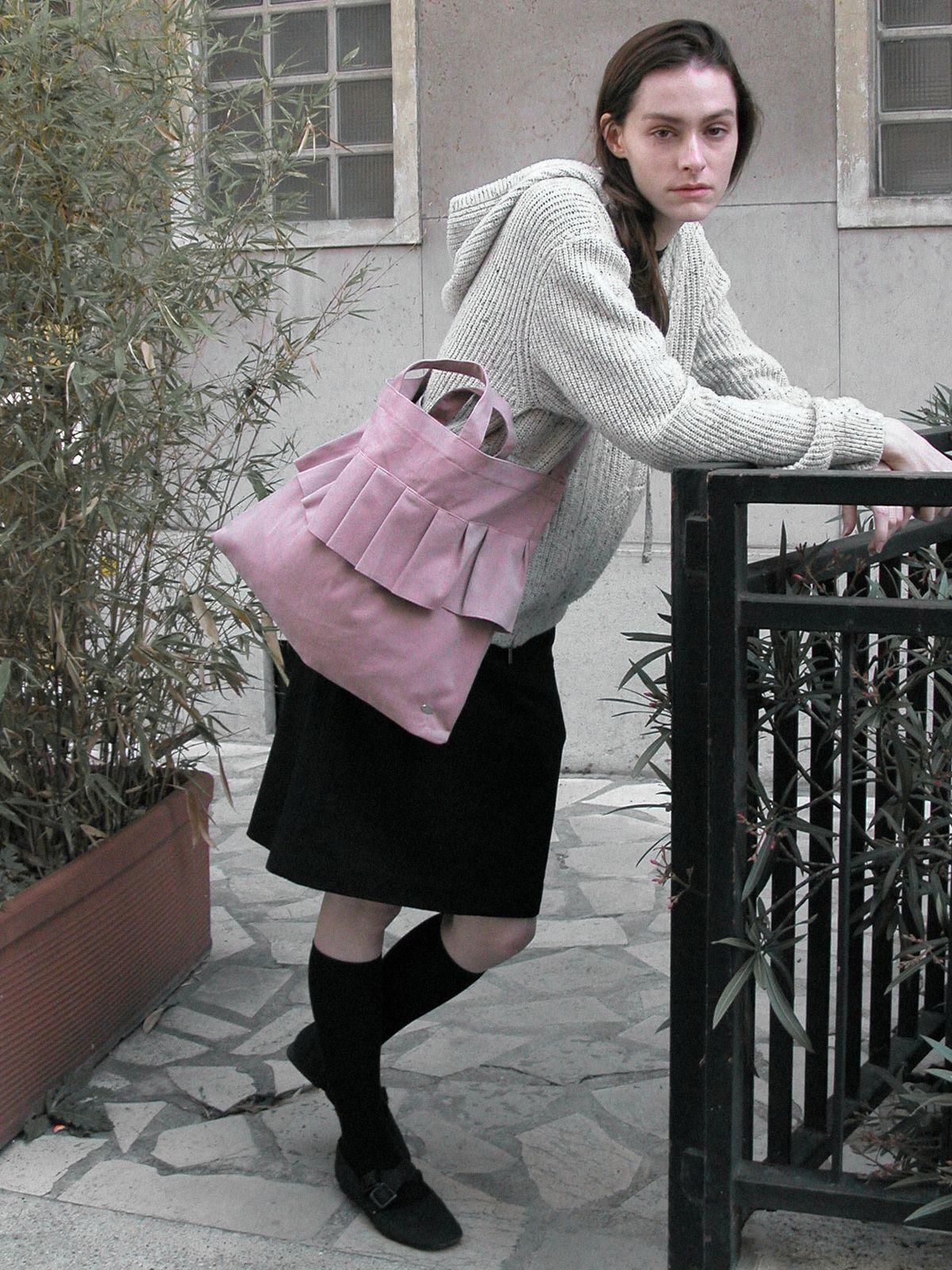 Voor Washing Cotton Ruffle Hand&Cross Bag