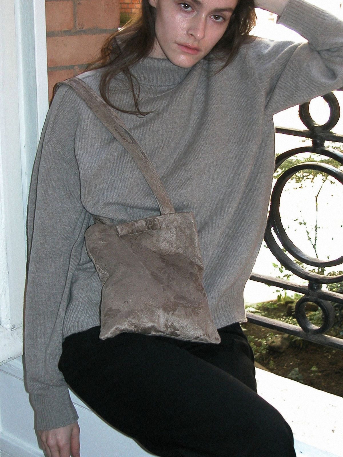 Voor Paisley Ribbon Shoulder Bag