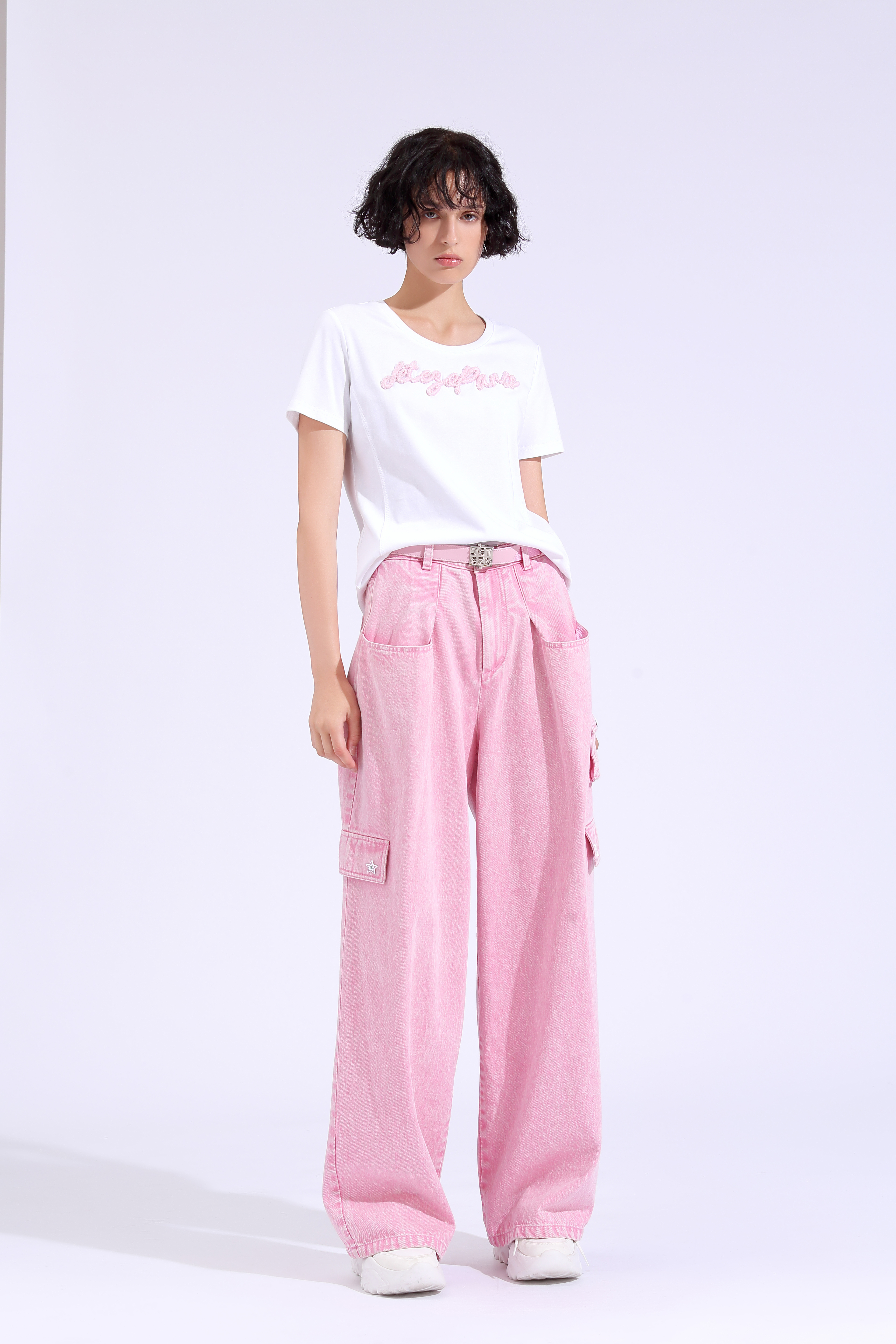 BE10325A1 草寫LOGO上衣