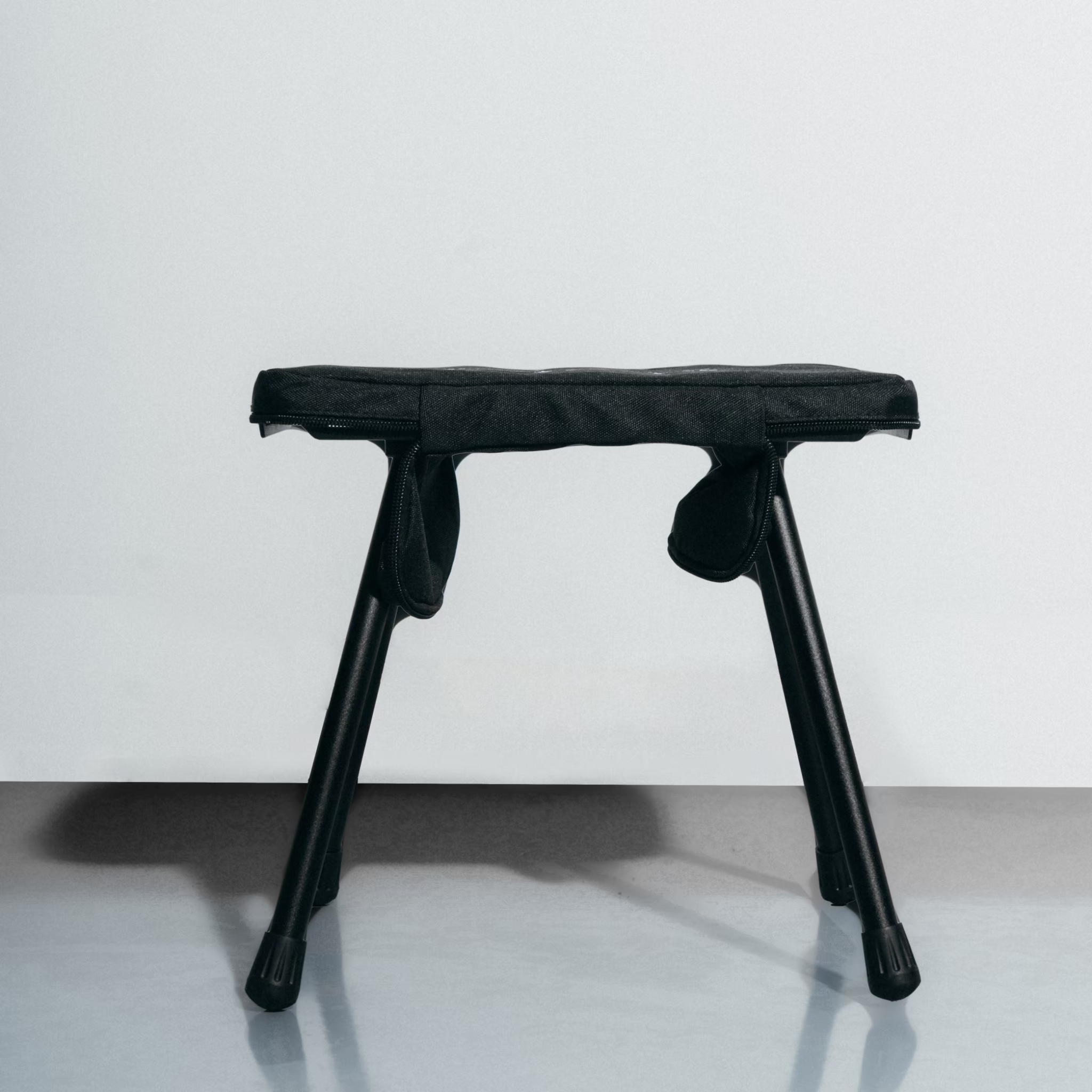 XCTRL x SGT6聯名二用式收納桌凳