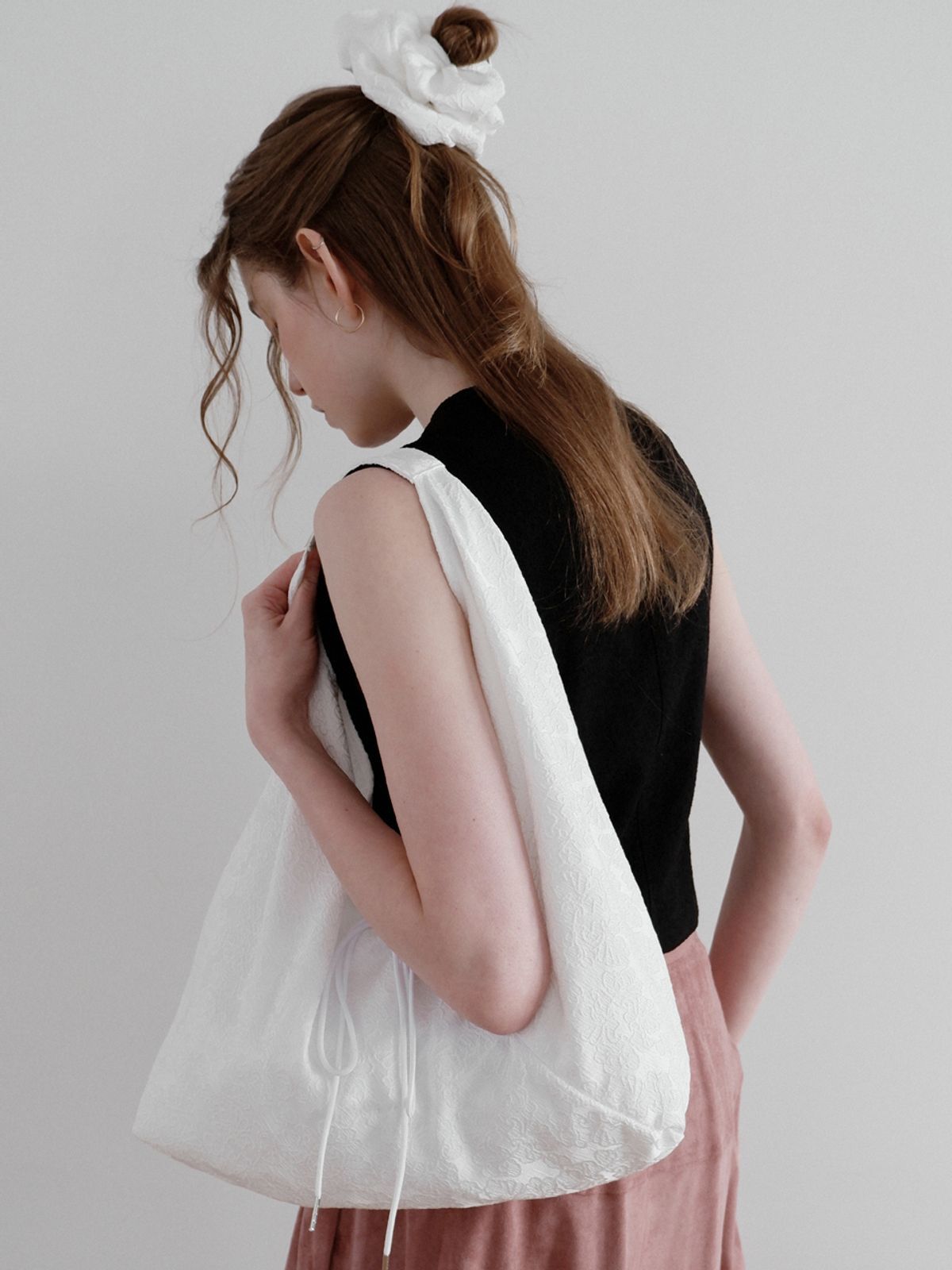 Voor Jeanne Flower Jacquard Shoulder Bag