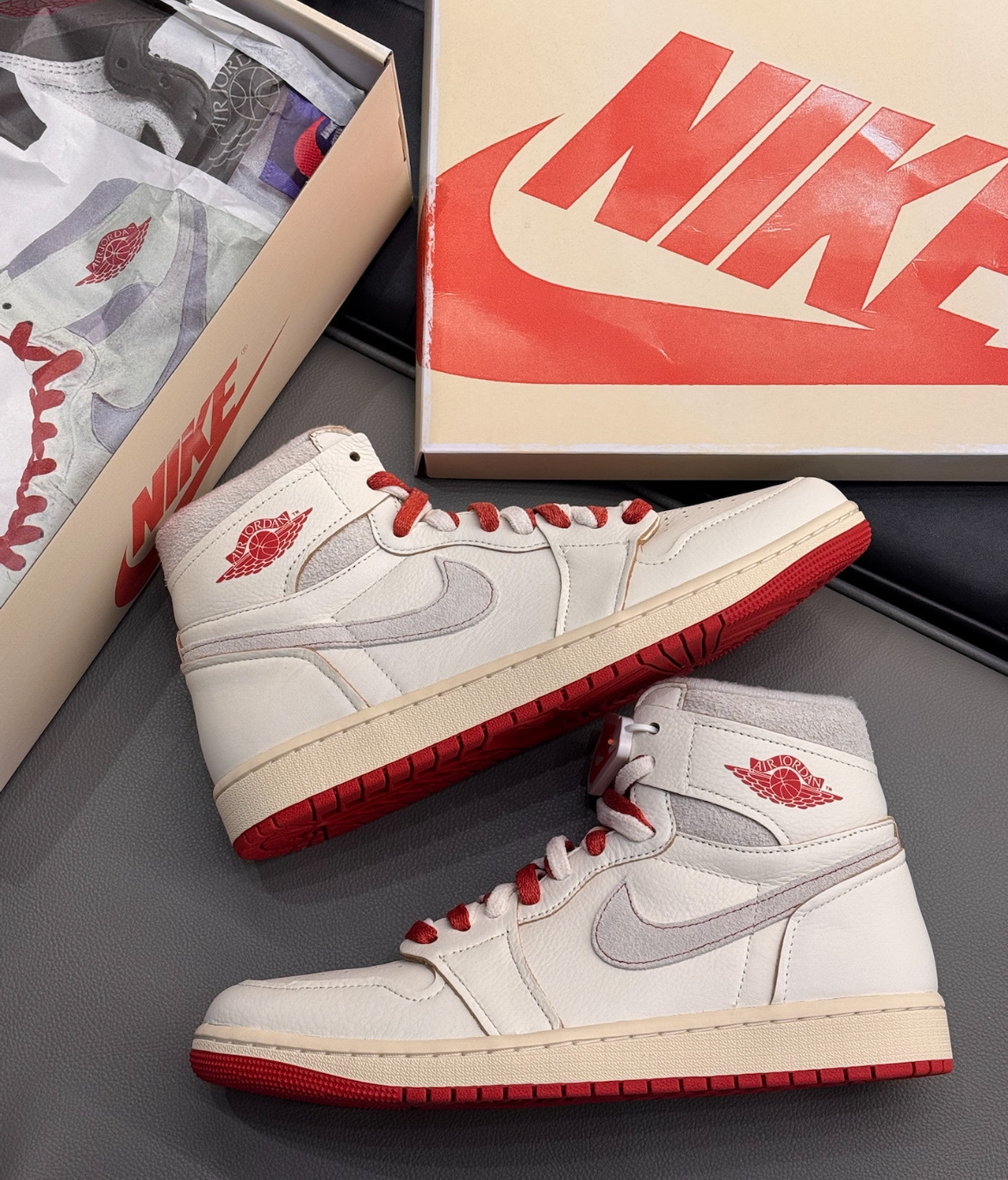 女鞋 NIKE W AIR JORDAN 1 HIGH OG 米紅 高筒 雙色鞋帶 麂皮 休閒鞋【DB4612-100】AJ1
