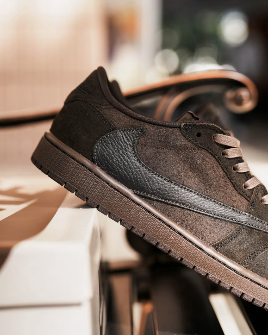 Air Jordan 1 Low OG x Travis Scott "Velvet Brown" 黑摩卡 倒鉤 深棕 AJ1 聯名 天鵝絨
