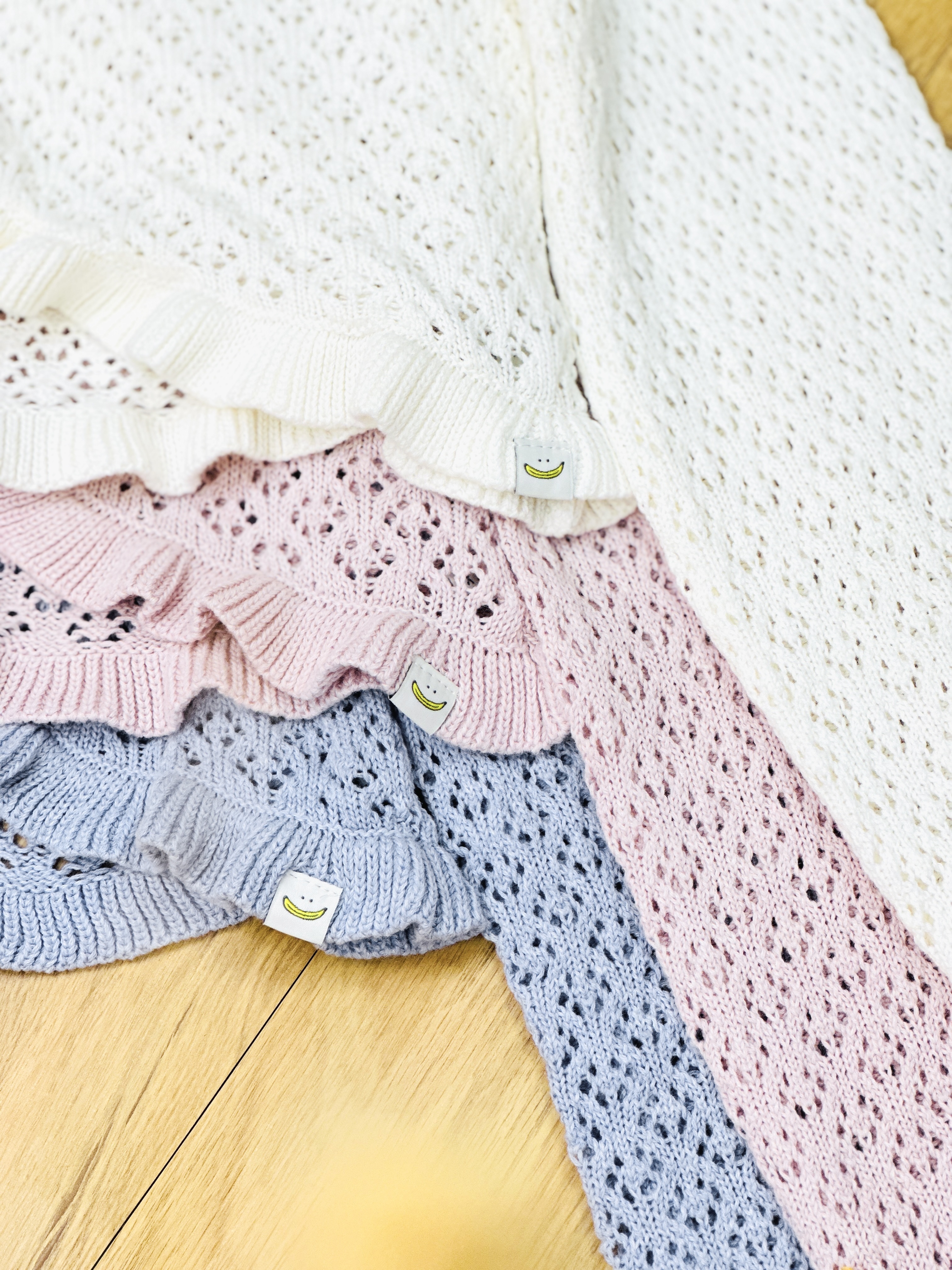 三色 / 荷葉領通花針織薄外套 / Lotus Leaf Collar Eyelet Thin Jacket