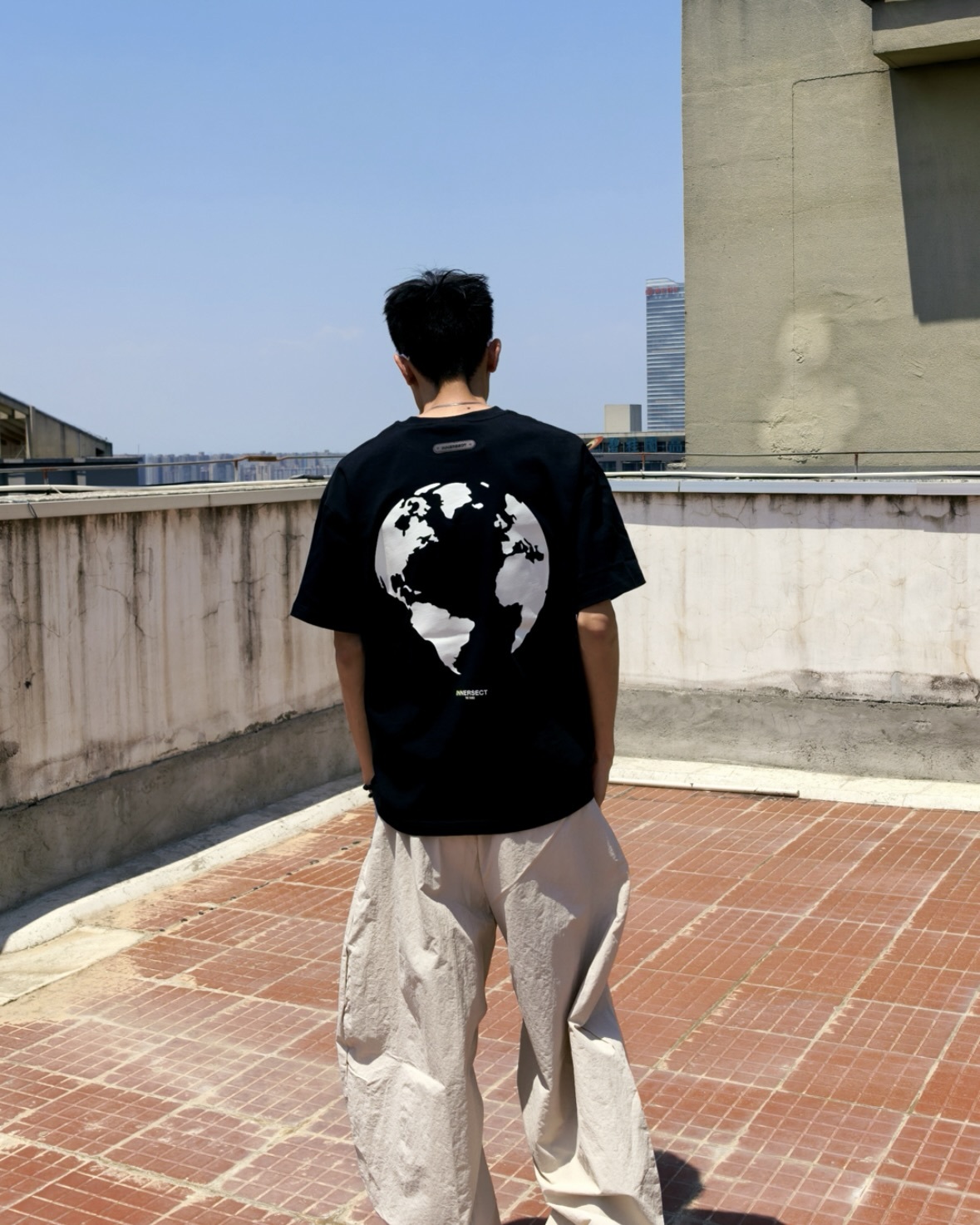 EDC Innersect 三生萬物 數字3 背後地球 短Tee 煙灰 黑色