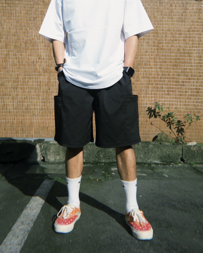 #25102 3M防潑水工裝大口袋短褲 男模特室外實穿照