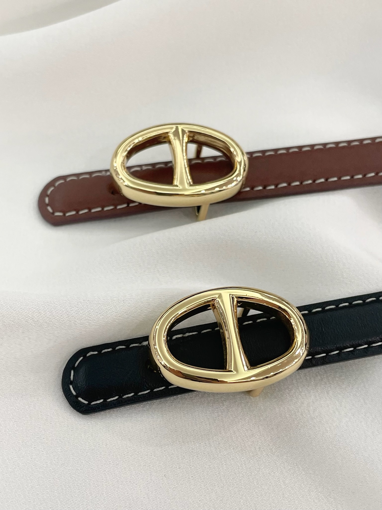 橢圓金釦真皮皮帶