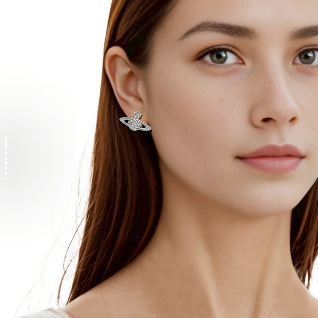 Vivienne Westwood 基礎款 帶鑽浮雕土星Logo耳環 耳釘 西太后