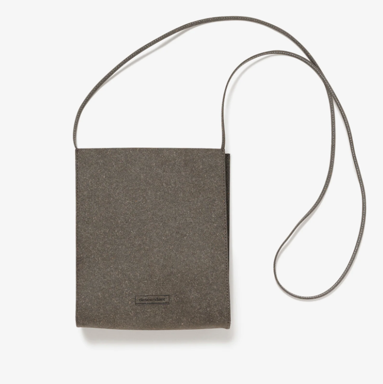[現貨] DESCENDANT SS25 DROP OFF BAG ( Beige / Black )