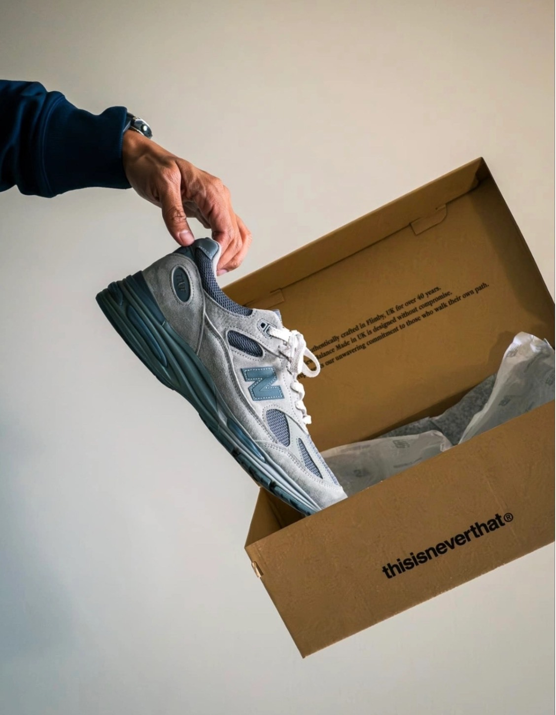 Thisisneverthat x New Balance 991v2 灰色跑步鞋 男款