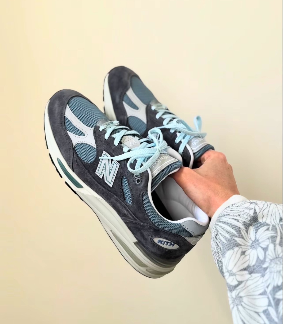 KITH x New Balance 991 V2 灰藍聯名跑鞋 男女同款