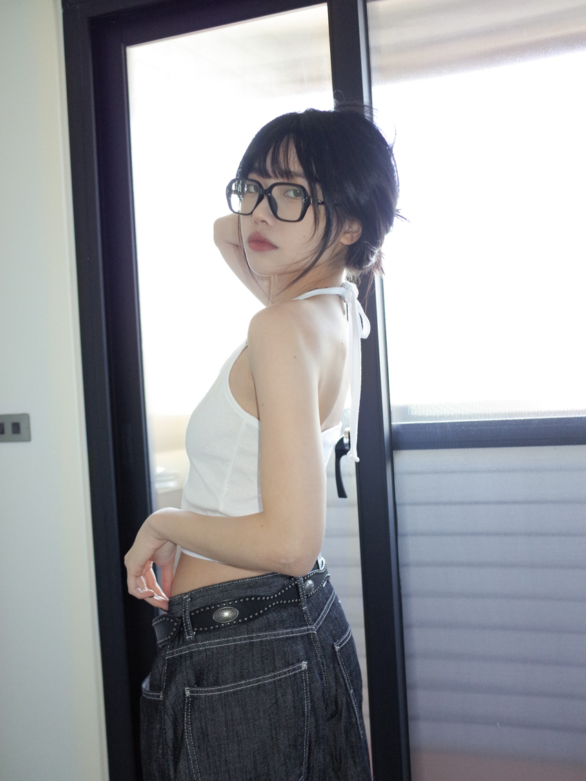 everyday tie-neck halter tank top