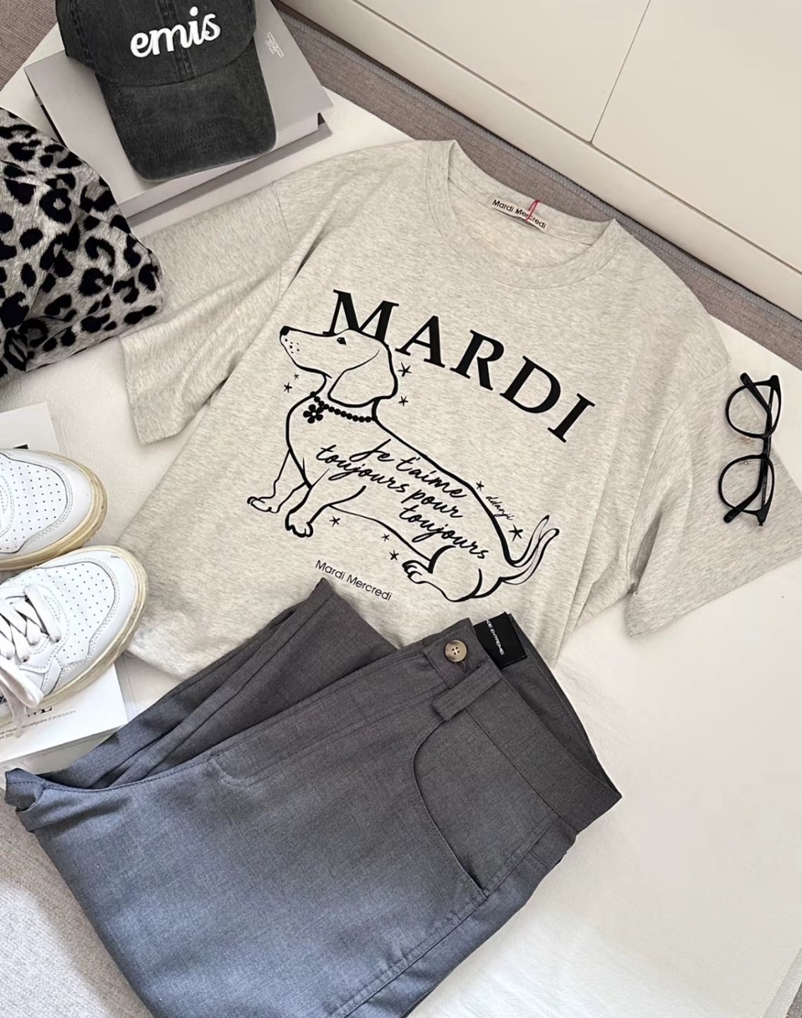 Mardi Mercredi 花朵腊腸狗寬鬆Tee 女款