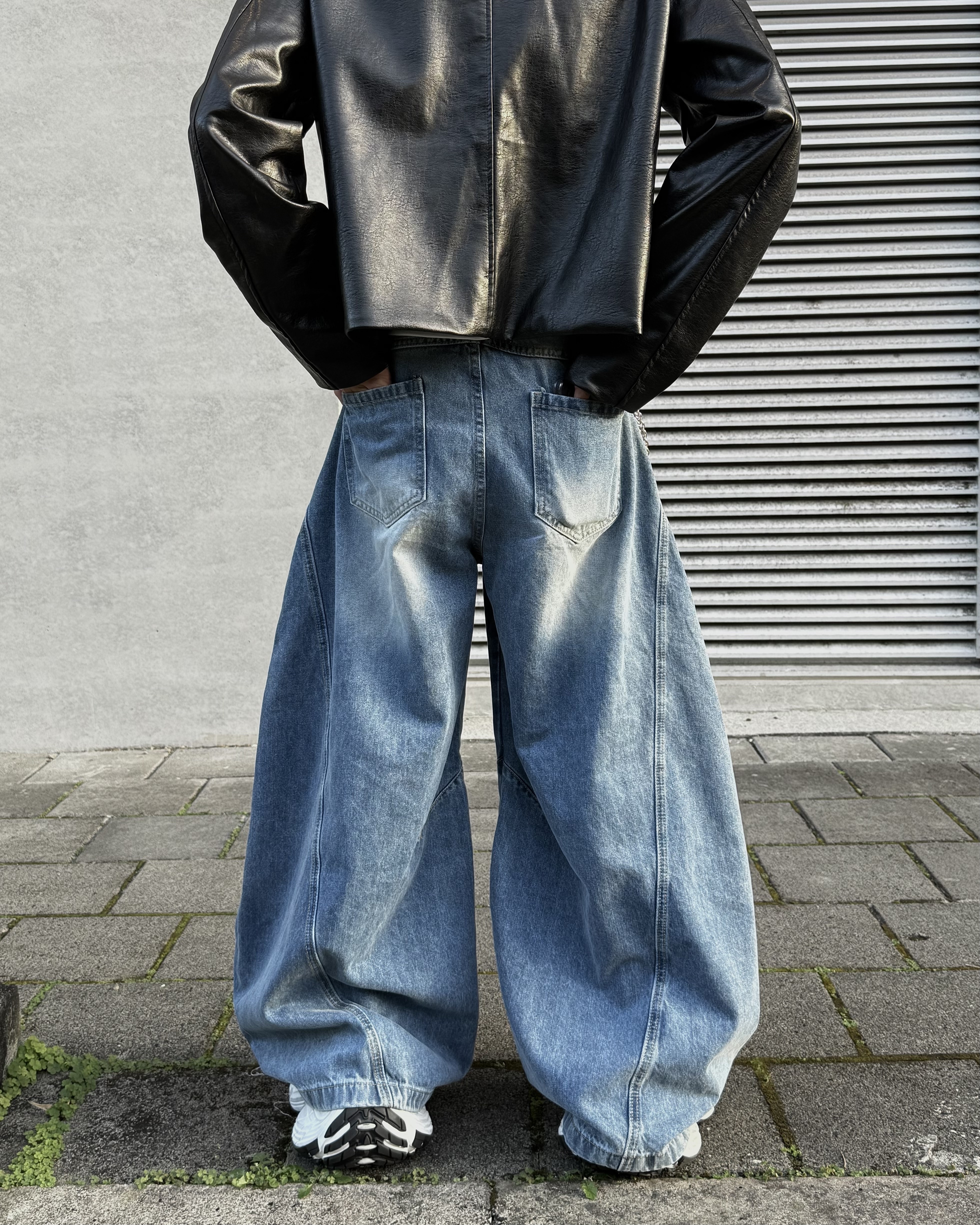 𝐇·𝐓·𝐒 韓國 異形解構 流線型 彎刀設計 廓形 水洗 刷破 牛仔褲