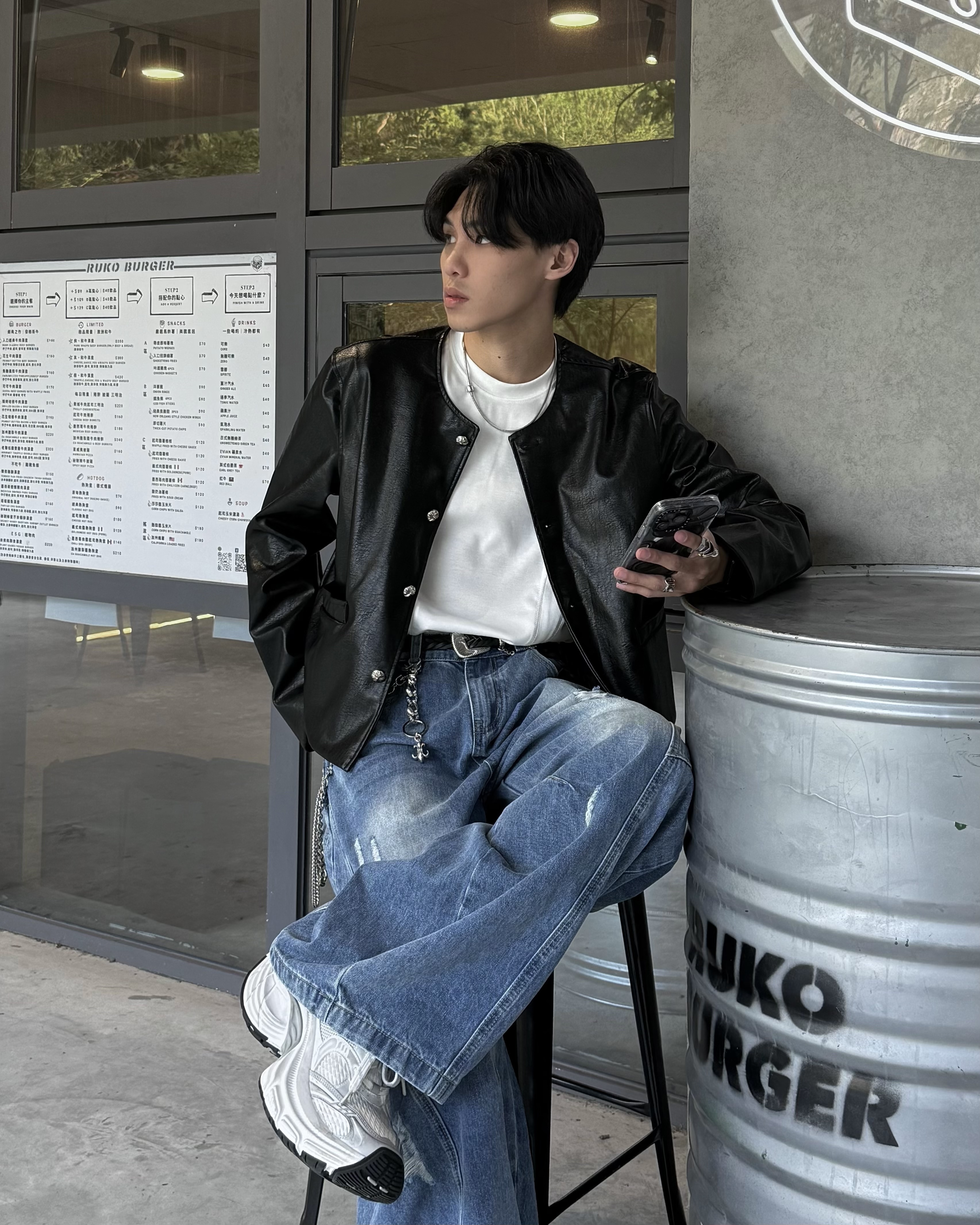 𝐇·𝐓·𝐒 韓國 冰山總裁 皮革 高級感 圓領 十字卯釘 短版 GD 皮外套