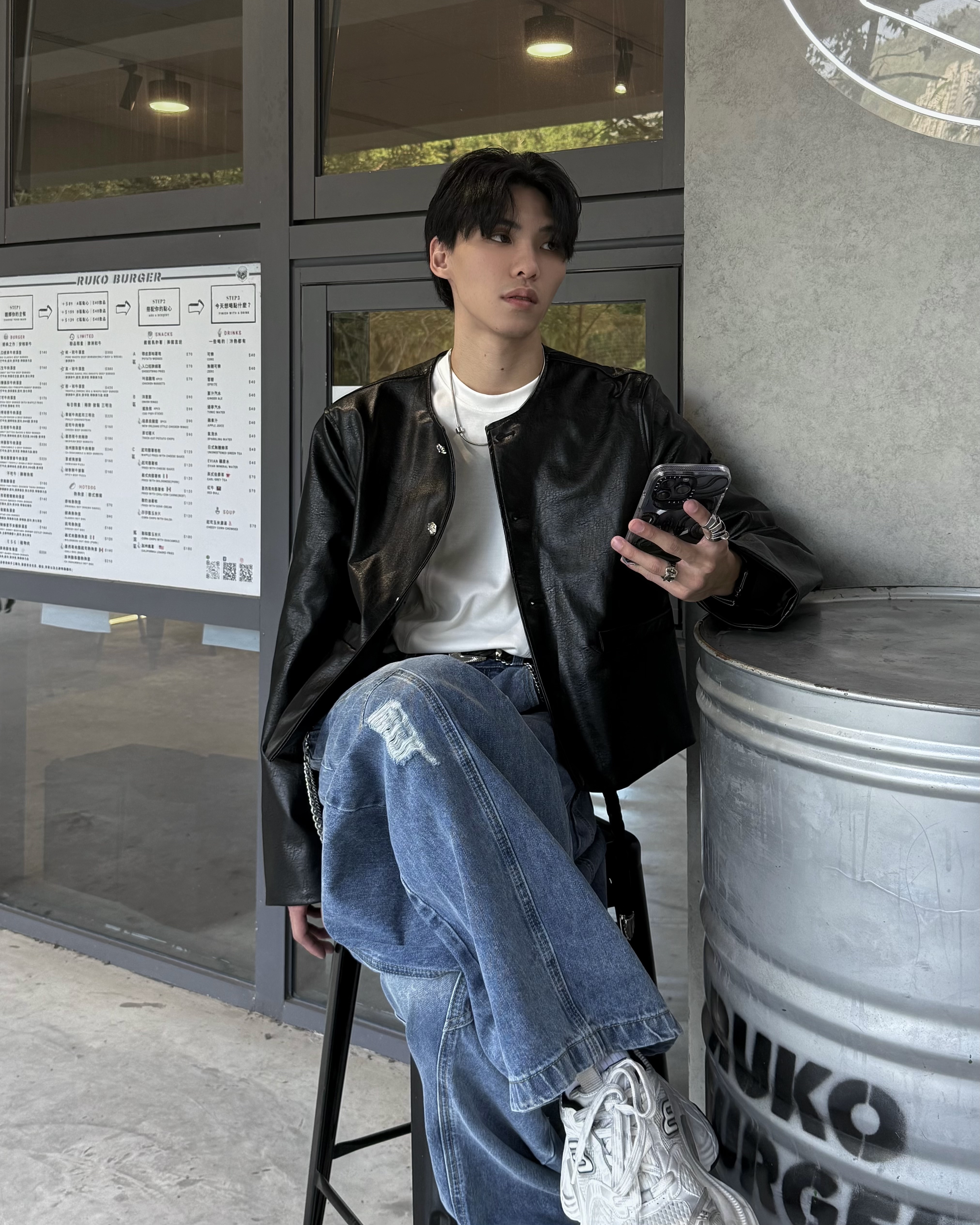 𝐇·𝐓·𝐒 韓國 冰山總裁 皮革 高級感 圓領 十字卯釘 短版 GD 皮外套