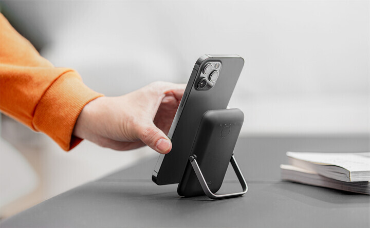 UNIQ Hoveo 5000mAh 20W 磁吸式支架款行動電源