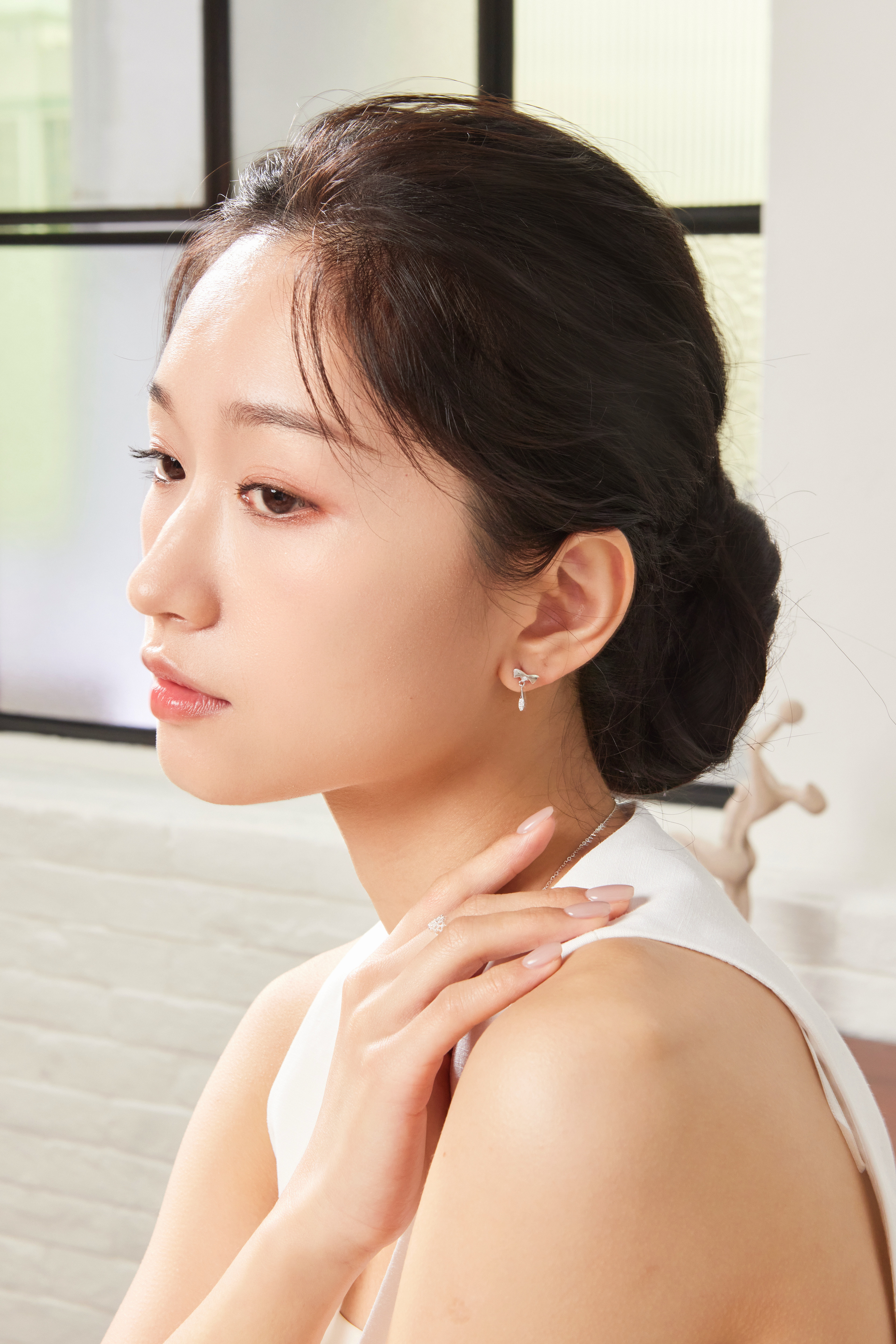 E2130  |  純銀鋯石蝴蝶結耳環