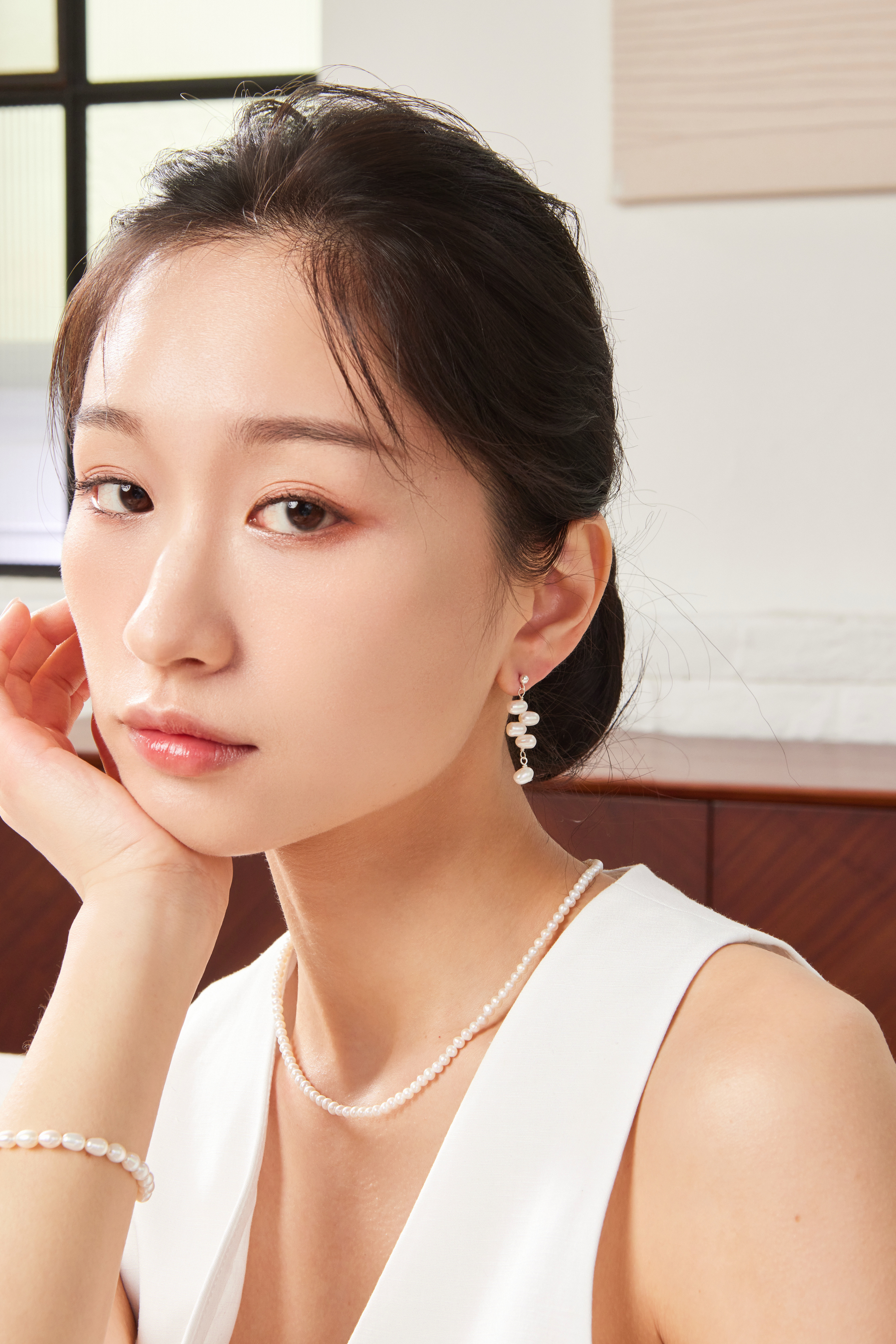 E2132  |  純銀垂墜淡水珍珠耳環