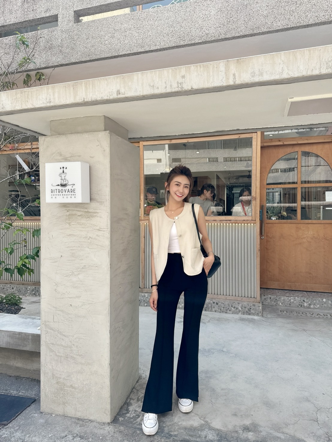 ［預購］🔥05.14春夏新品］💥品牌自訂款］氣質小香銀釦薄款口袋背心