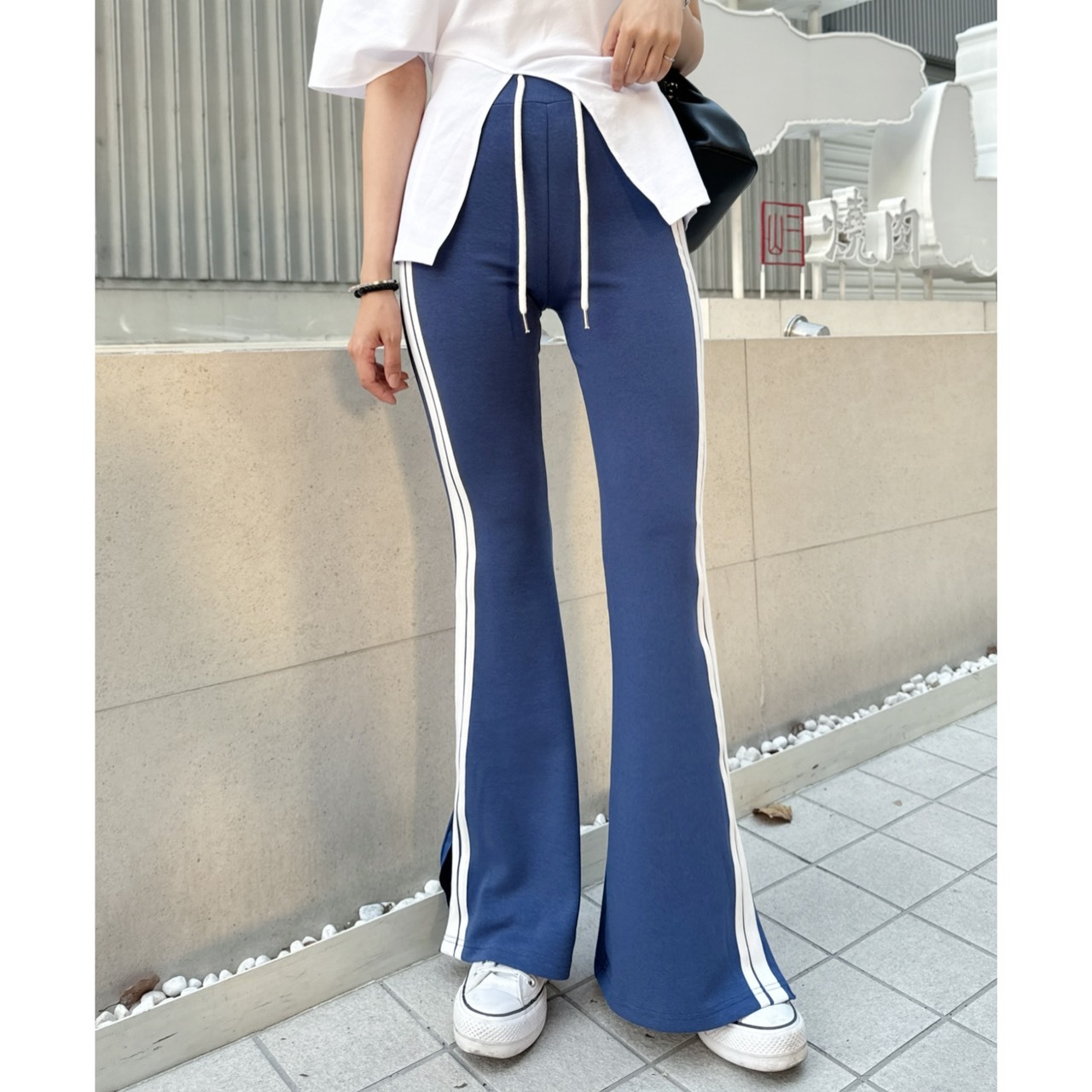 ［預購］🔥05.14春夏新品］💥💥-9kg大長腿褲］🇰🇷正韓高腰鬆緊腰抽繩超彈側邊條開叉休閒微喇叭褲（海軍藍/兩色）