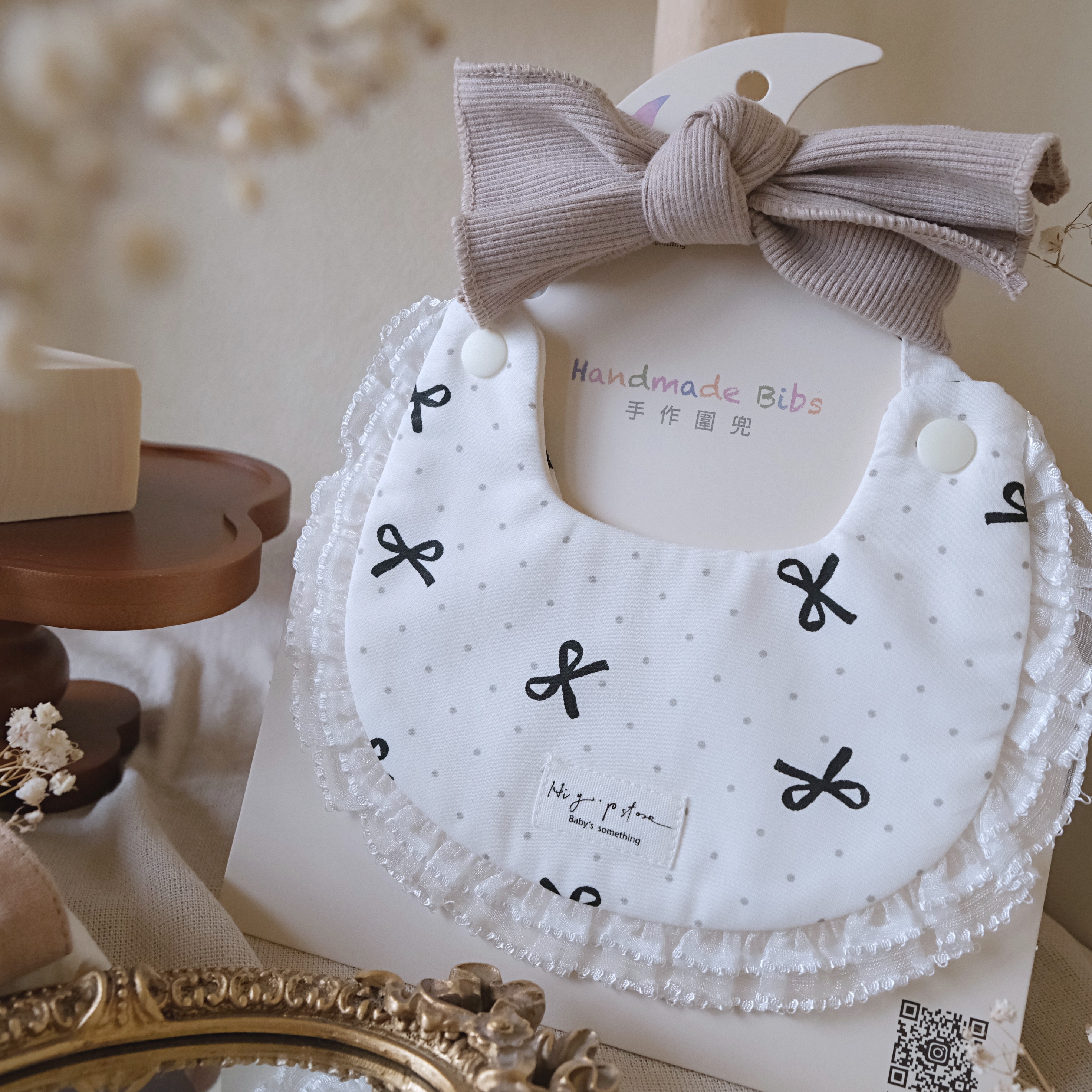 Hi Y.P store-手作圍兜-糖霜蝴蝶結