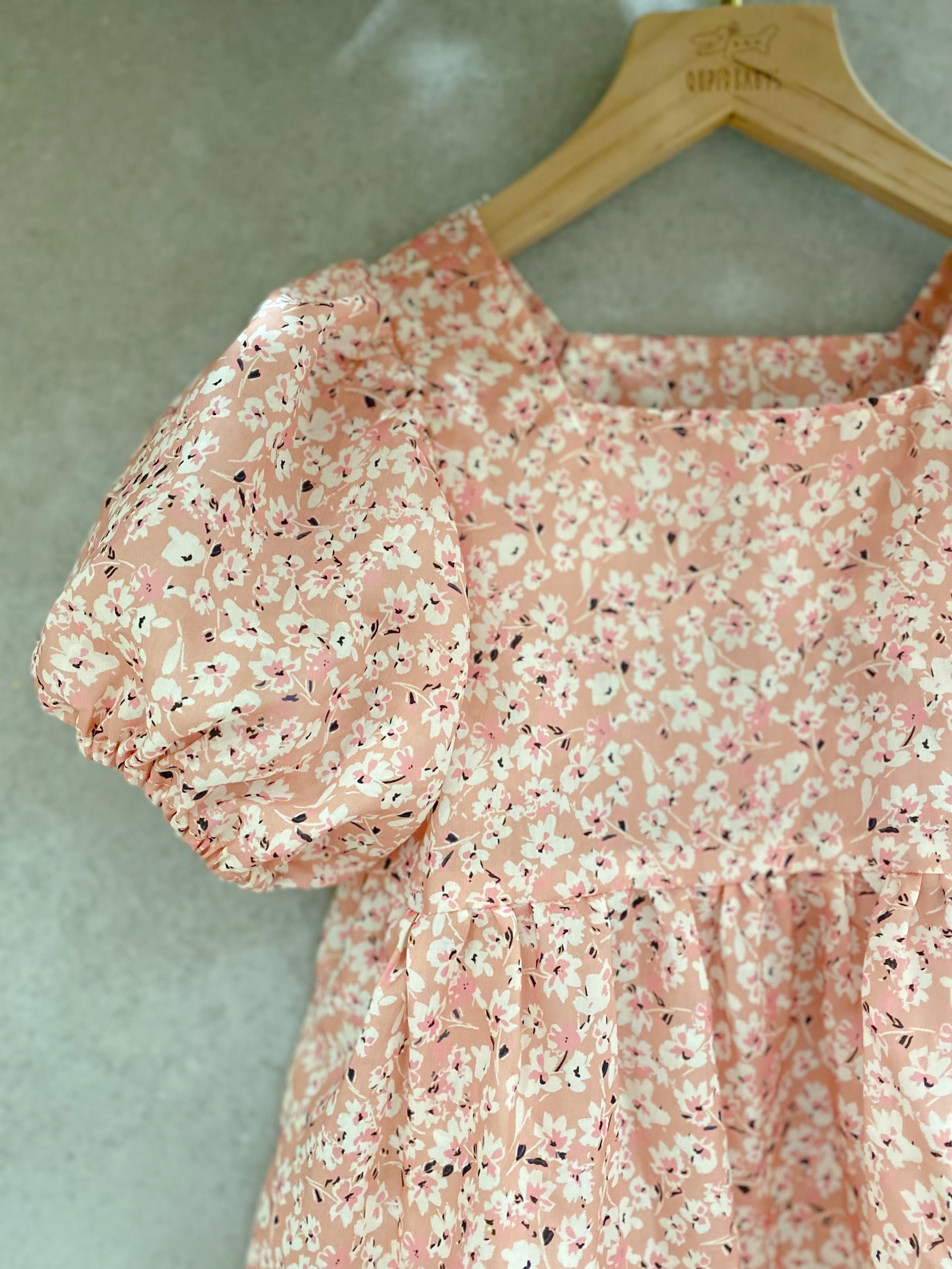 粉底小白花 方方公主魚尾長洋裝(100)