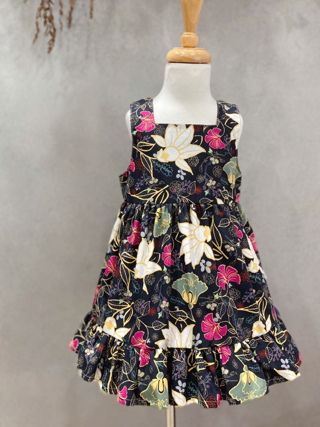 AGF黑色金花卉 方方背心魚尾長洋裝(90)