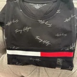 [S] TOMMY HILFIGER WORDING BLACK SIGNATURE FLAG STRIPE LOGO T-SHIRT, 78JA523-001 (STH1207)