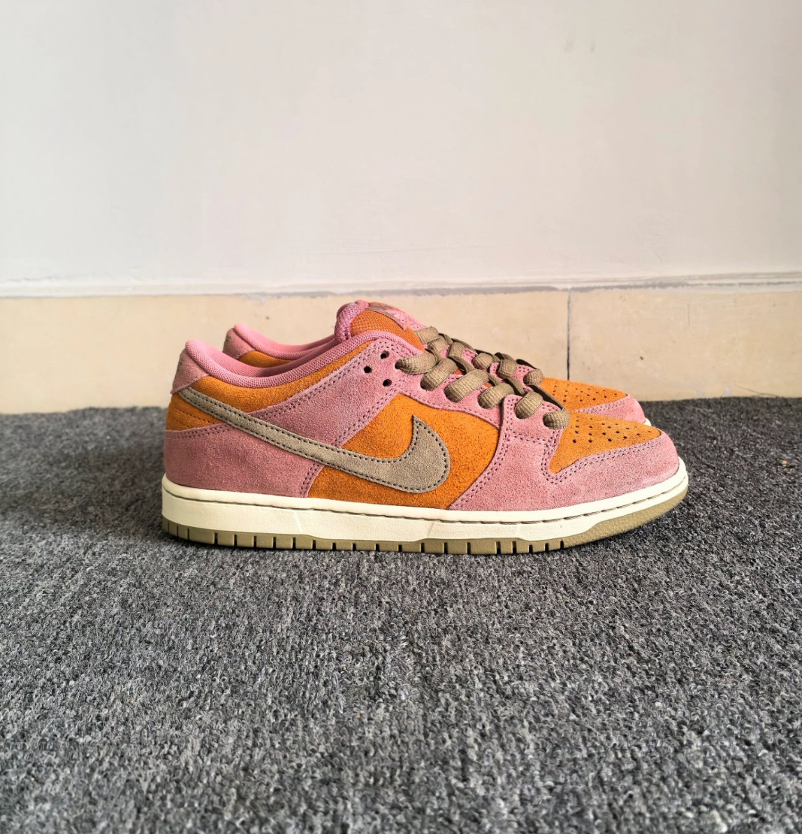 男女鞋 NIKE SB DUNK LOW PRO 'Red Stardust' 粉橘 麂皮 緩震 復古 滑板鞋【HJ4135-600】