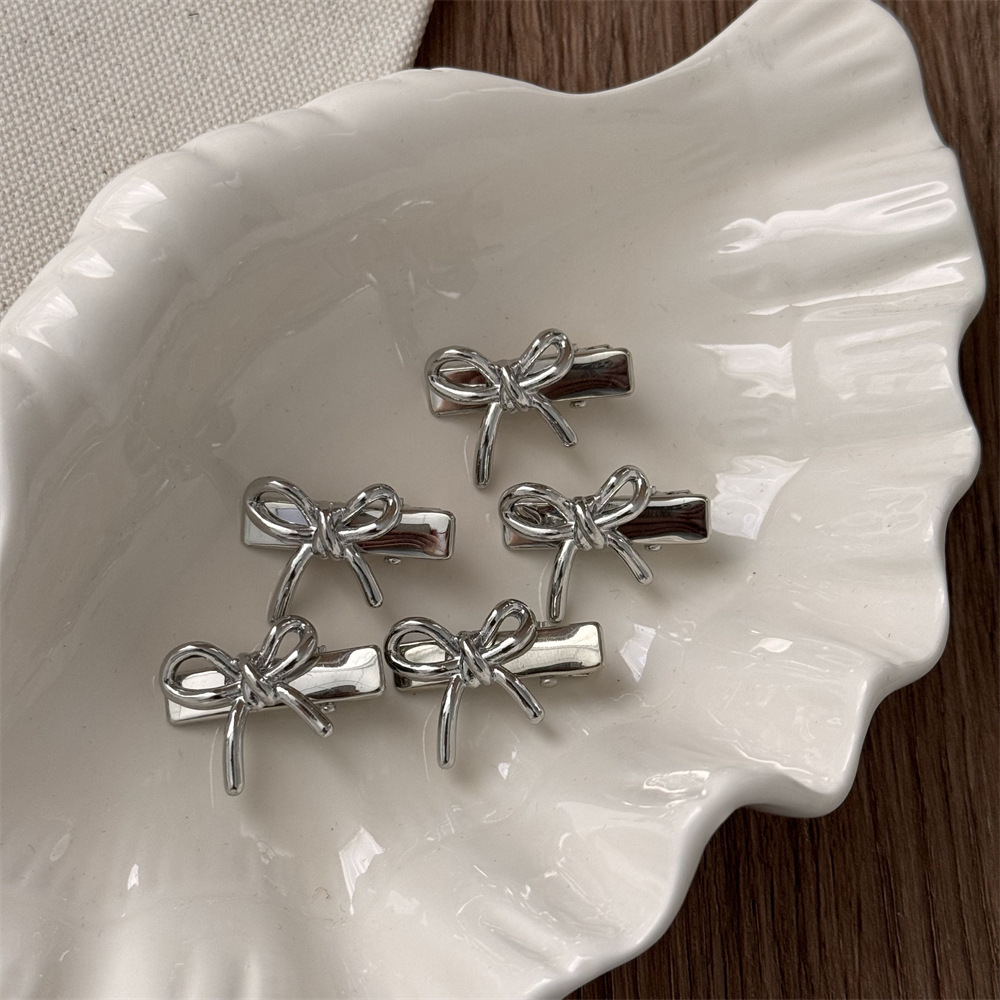 《5965》甜酷蝴蝶結金屬小銀夾(兩入)