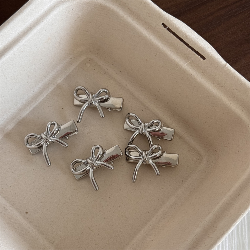 《5965》甜酷蝴蝶結金屬小銀夾(兩入)