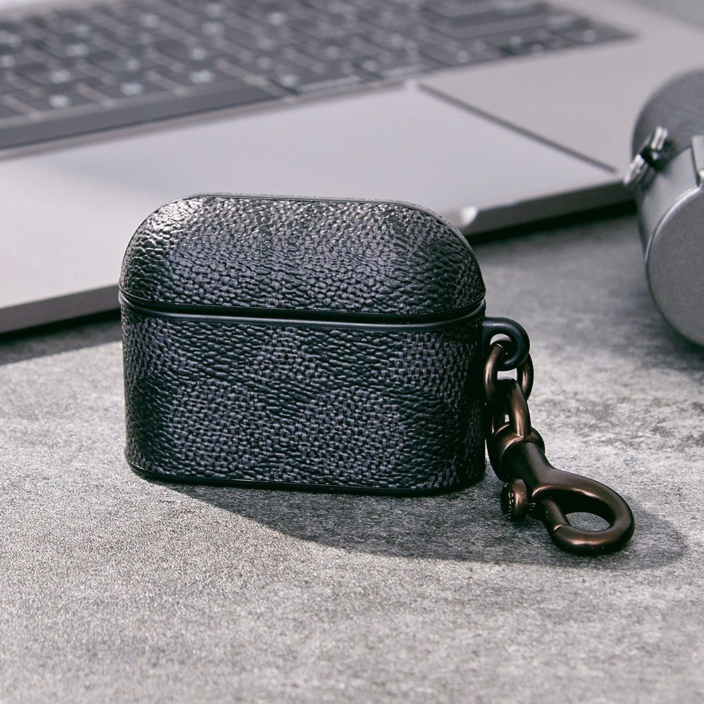 【COACH】AirPods Pro 1/2代 保護殼套 經典LOGO黑色