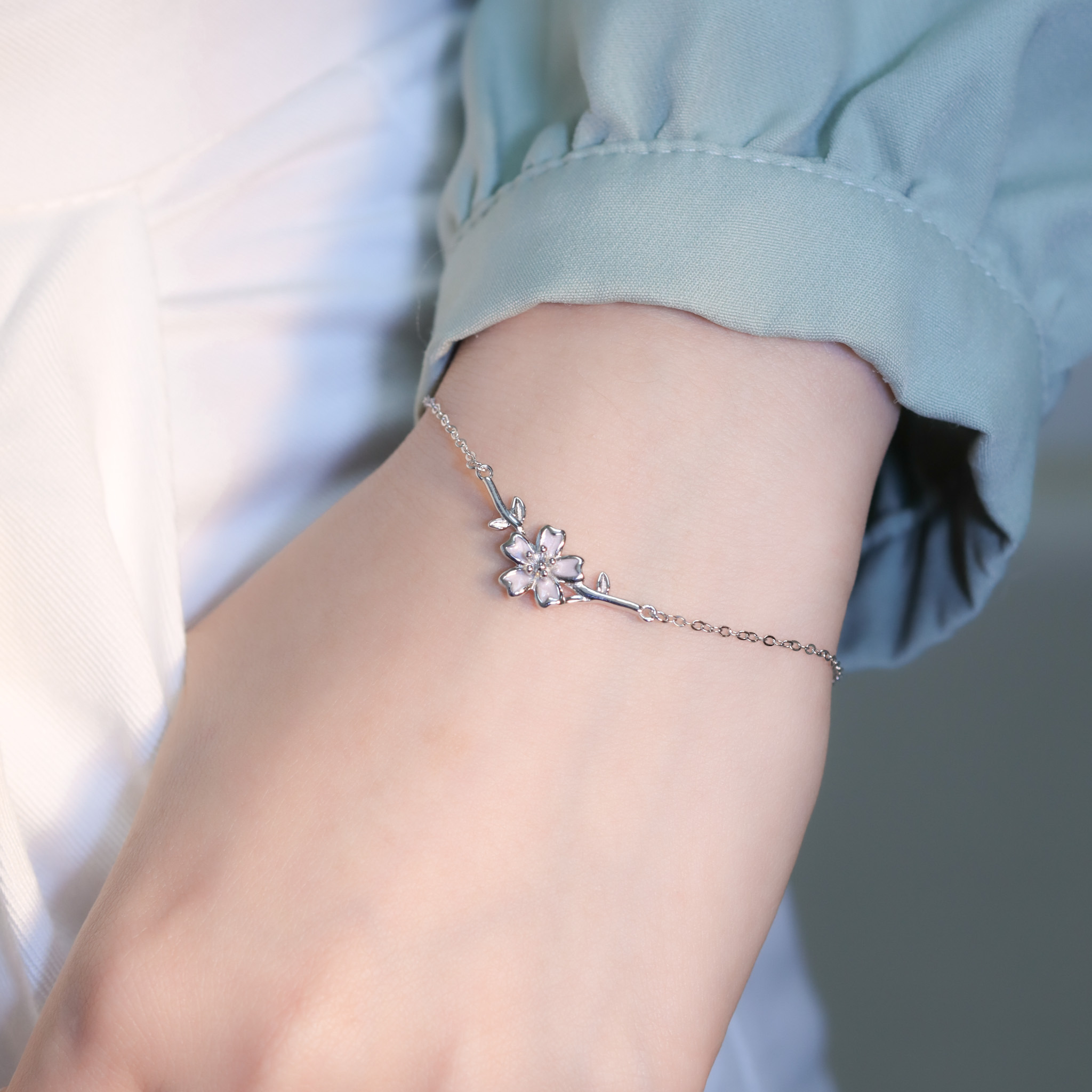 | 925純銀・厚鍍白金 | 小漫櫻手鏈 | BR1329 |