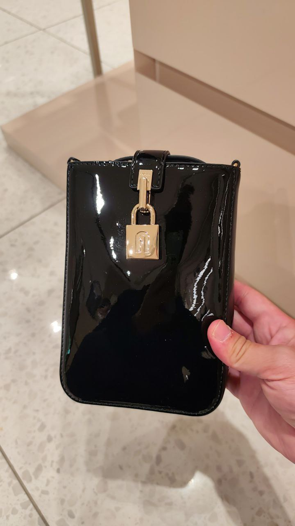 [E] FURLA NERO WE00611 A.0051 O6000 ARTEMIS S VERTICAL PHONE HOLDER, 8050597558233 (EF44)