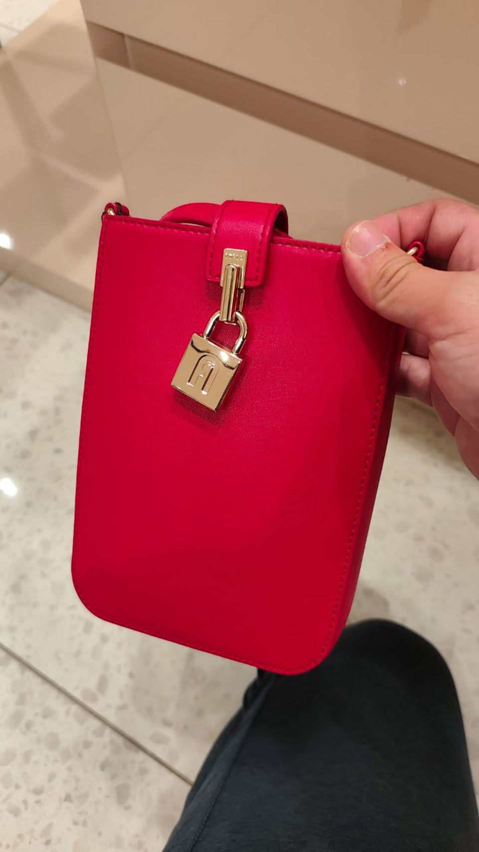 [E] FURLA ROSSO VENEZIANO WE00611 BX3104 2673S ARTEMIS S VERTICAL PHONE HOLDER, 8050597513010 (EF46)