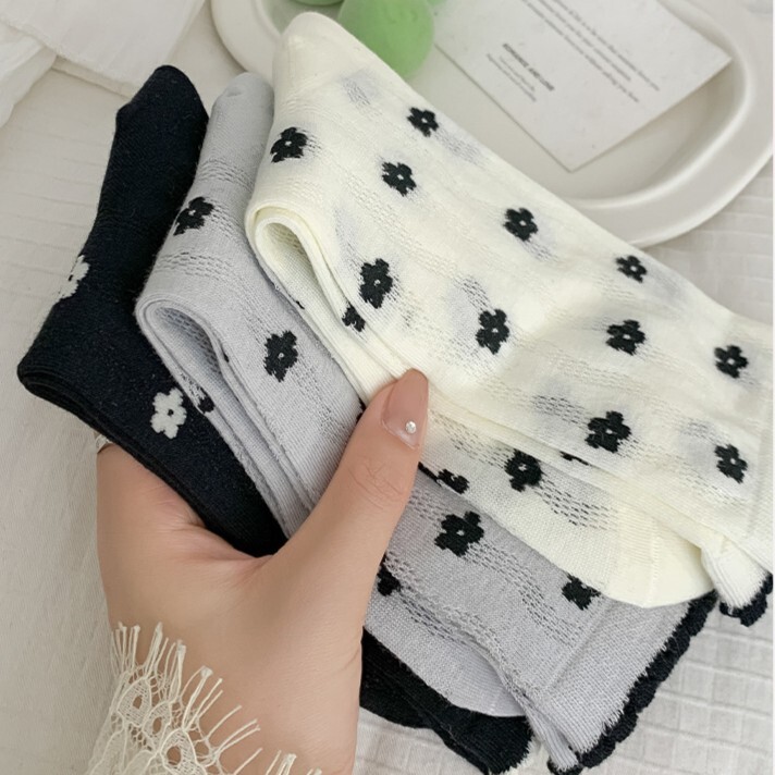 《5972》♾️滿版小碎花中筒襪