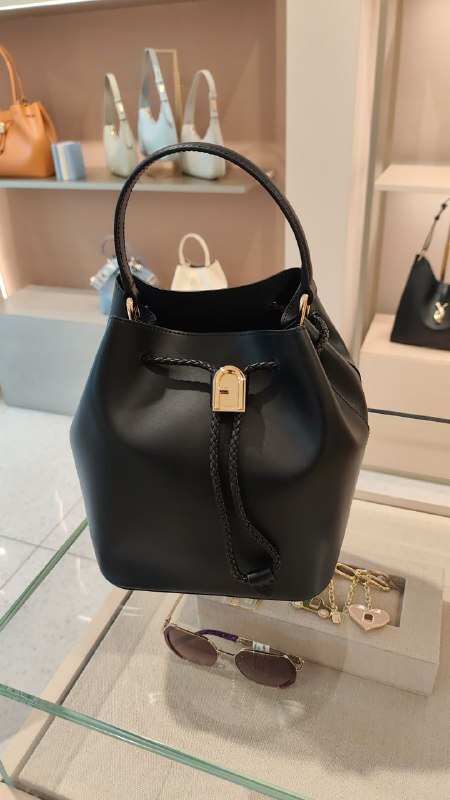 [E] FURLA NERO WB01599 BX3628 O6000 LEVANTE S BUCKET BAG, 8050597599922 (EF55)