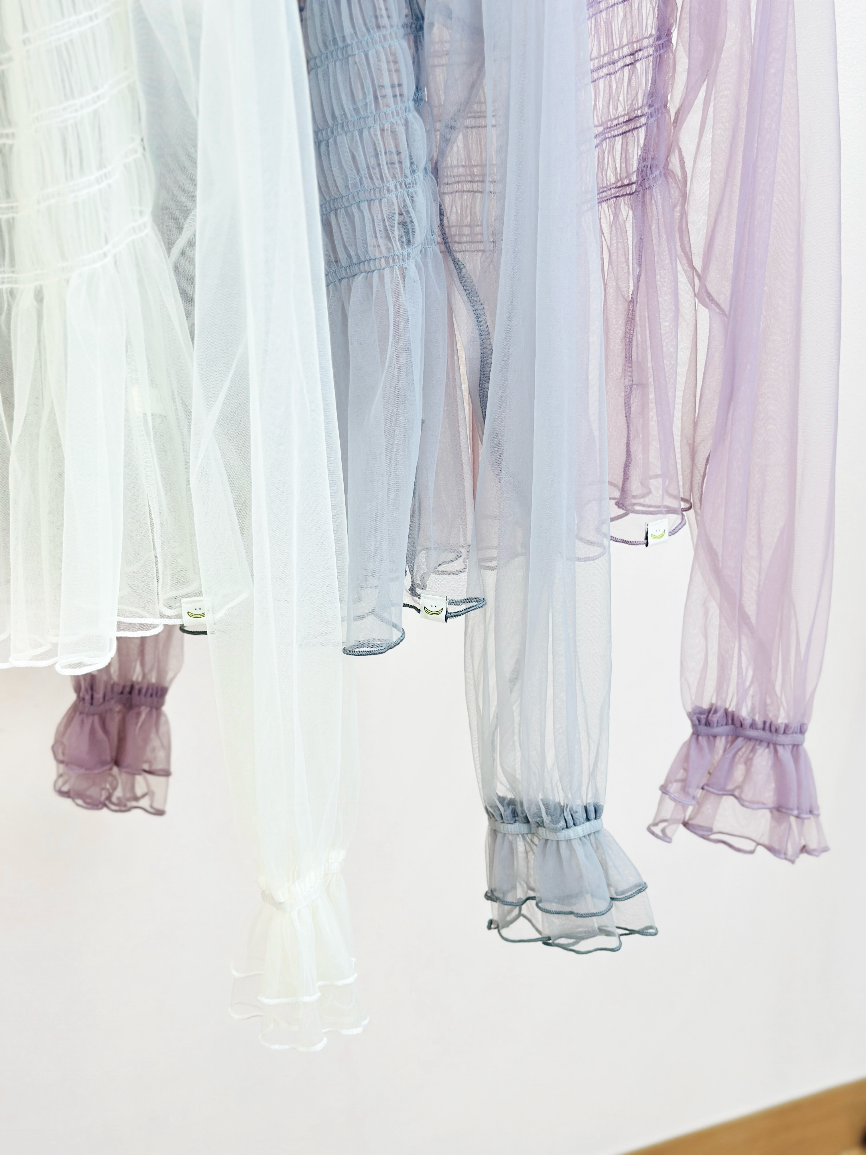 三色 / 透紗荷葉邊方領上衣 / Sheer Frill-trimmed Square-Neck Top