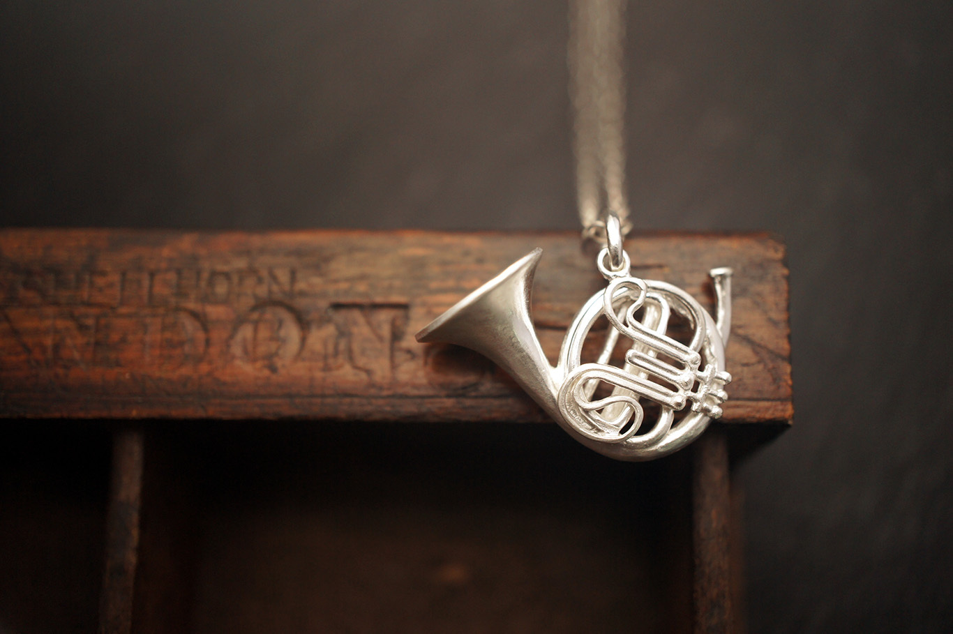 銀匠 立體圓號吊墜