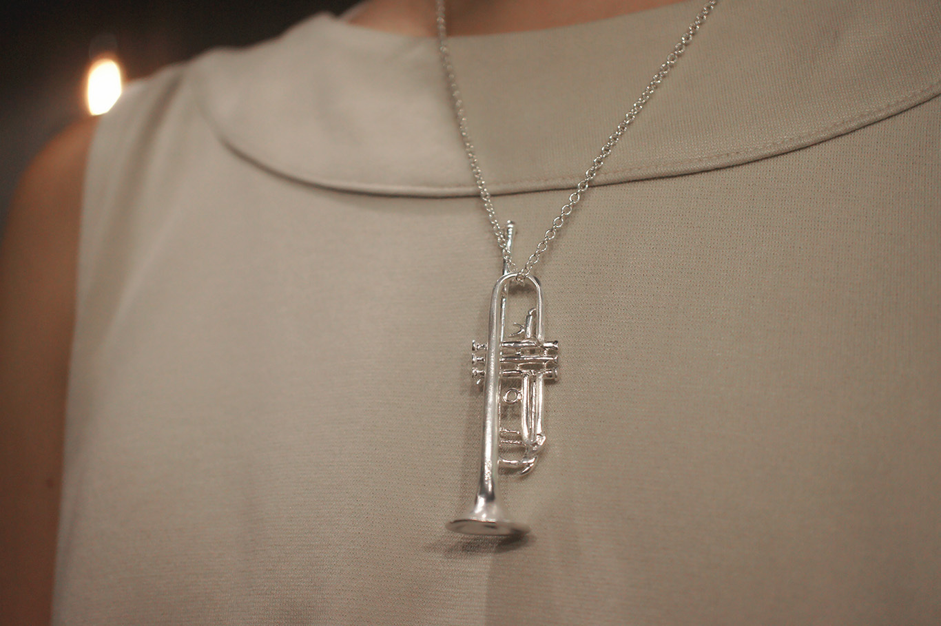 銀匠 立體小號吊墜