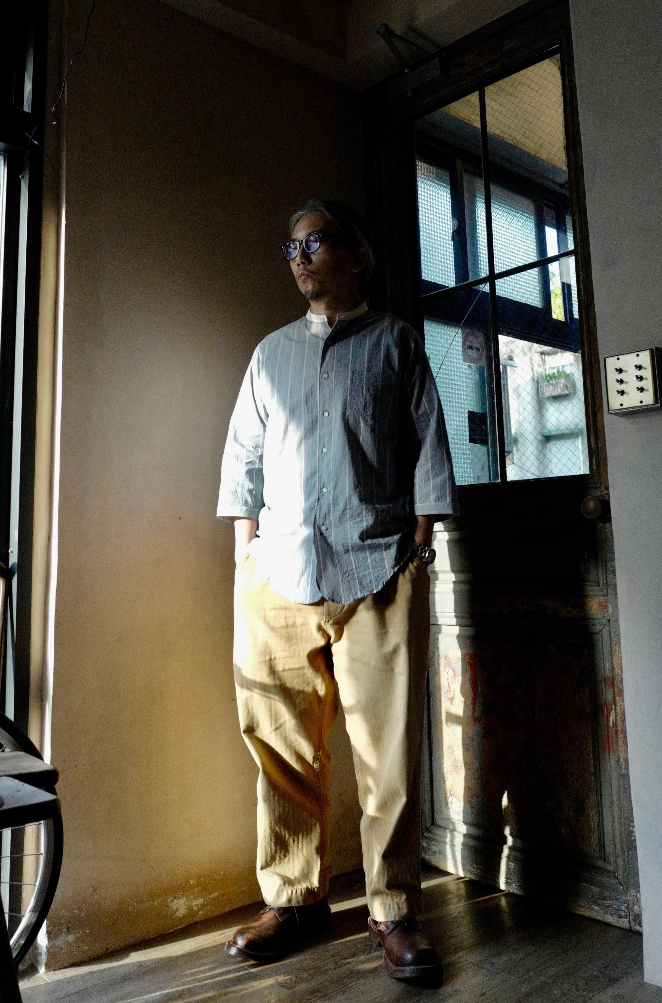 Black Sign Antique Stripe Band Collar Shirt / Ice Blue