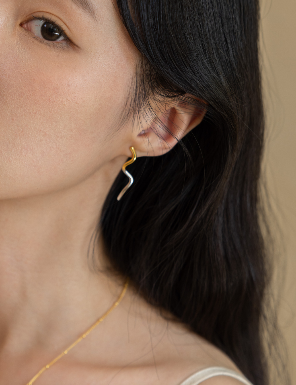 Ｓ螺旋不對稱耳環