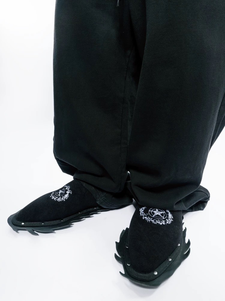 ROCKSTA X FVVO 火焰造型 刺繡鉚釘 飯店拖鞋