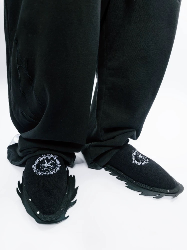 ROCKSTA X FVVO 火焰造型 刺繡鉚釘 飯店拖鞋