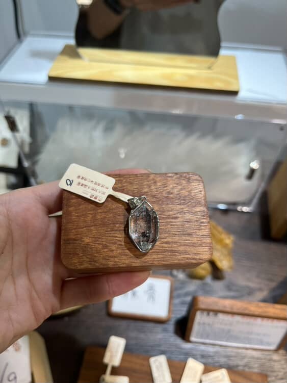 茶體閃靈鑽吊墜(P-C4-1)