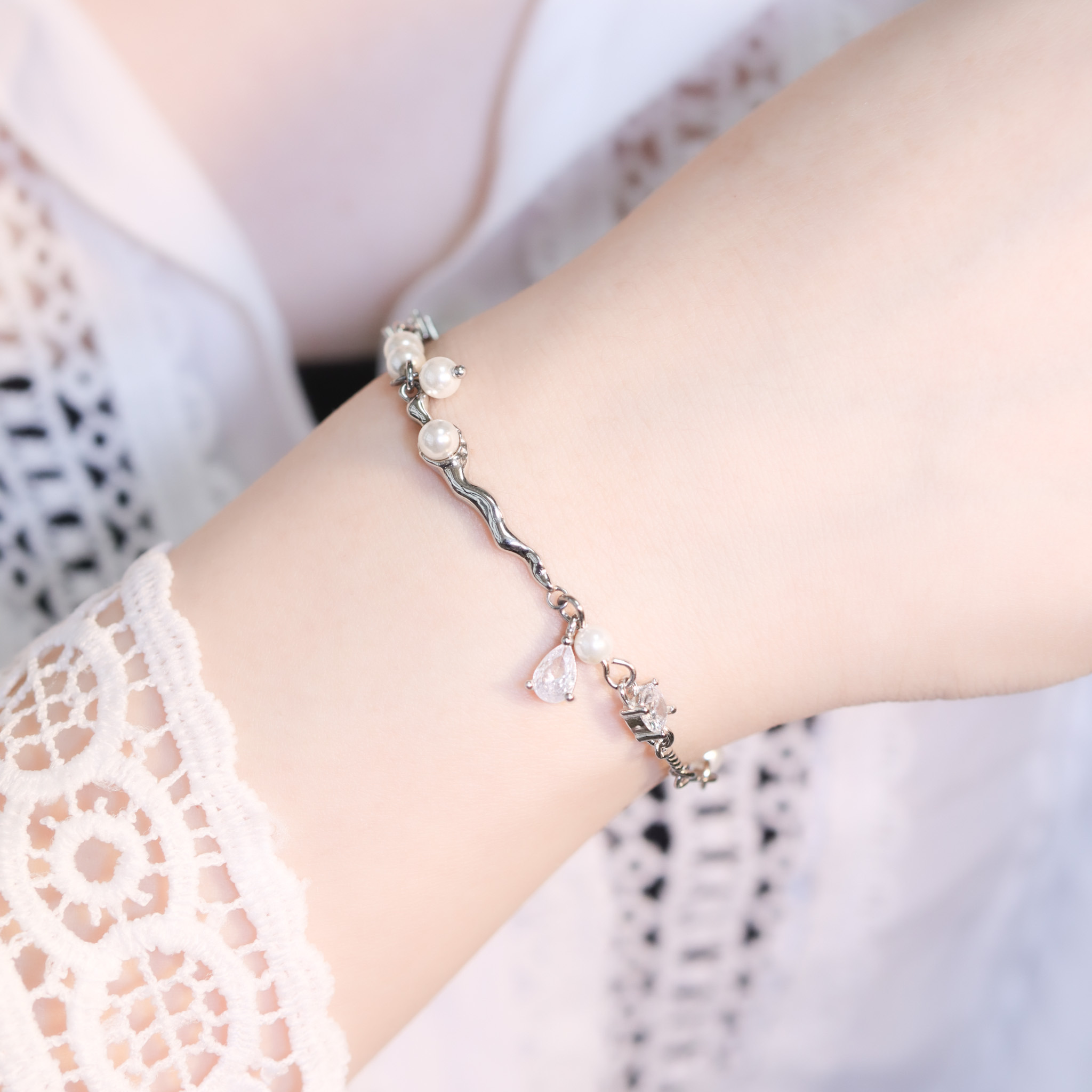 | 925純銀・白金・珍珠 | 熔岩質感珍珠手鏈 | BR1324 |